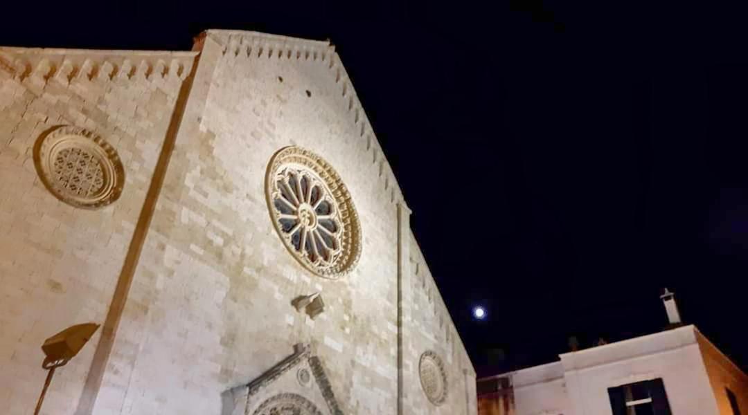 Mansarda Romantica "Il Nido Delle Rondini" Conversano Exterior photo